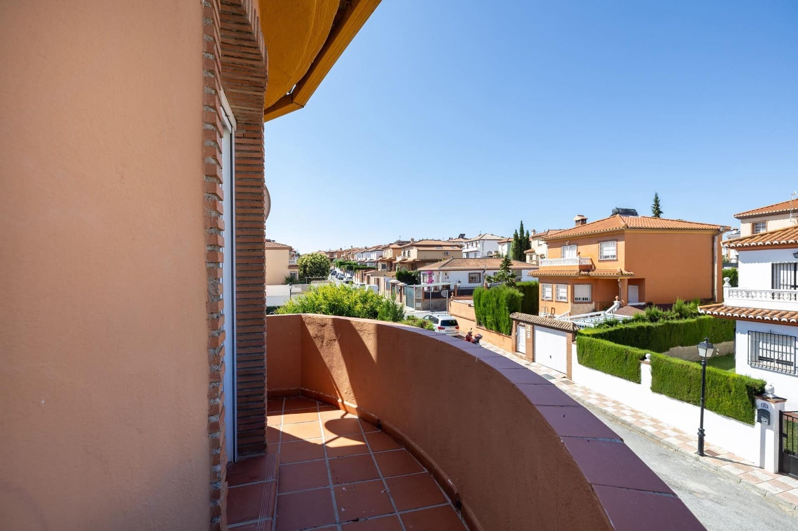 5 soveværelse Villa til salg i Cullar Vega med swimmingpool garage - € 370.000 (Ref: 9103066)