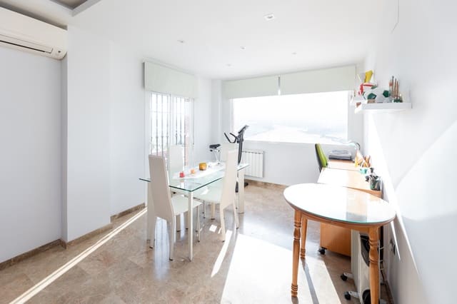 4 soveværelse Semi-Rækkehus til salg i Alhama de Granada - € 229.000 (Ref: 9104826)