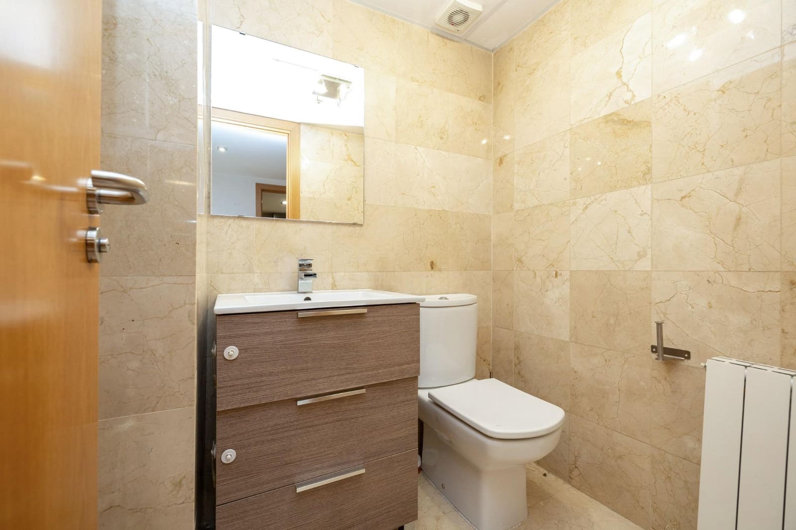 4 soveværelse Semi-Rækkehus til salg i Granada by med swimmingpool garage - € 520.000 (Ref: 9106673)