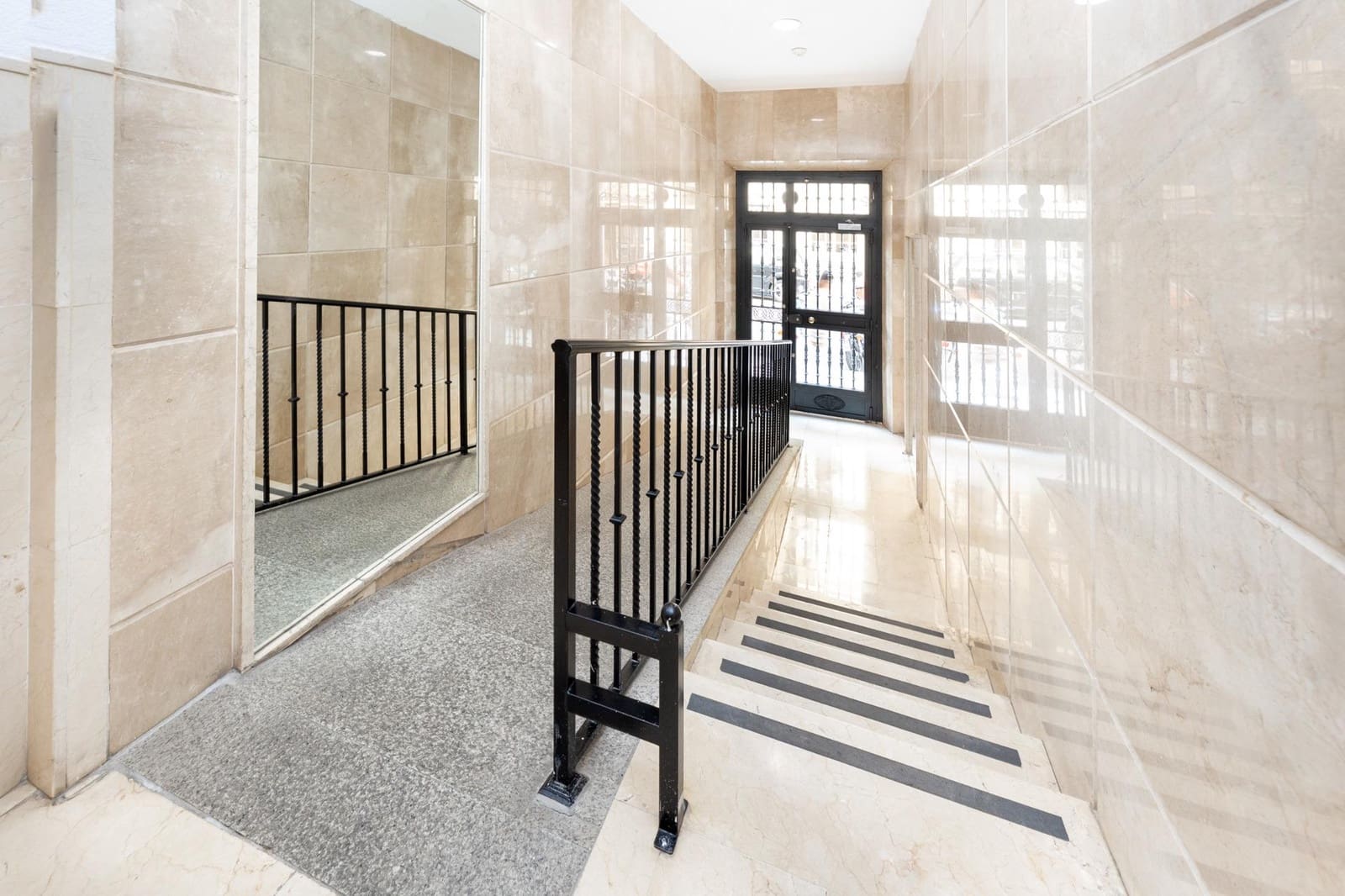 4 soverom Leilighet til salgs i Granada by - € 250 000 (Ref: 9110528)