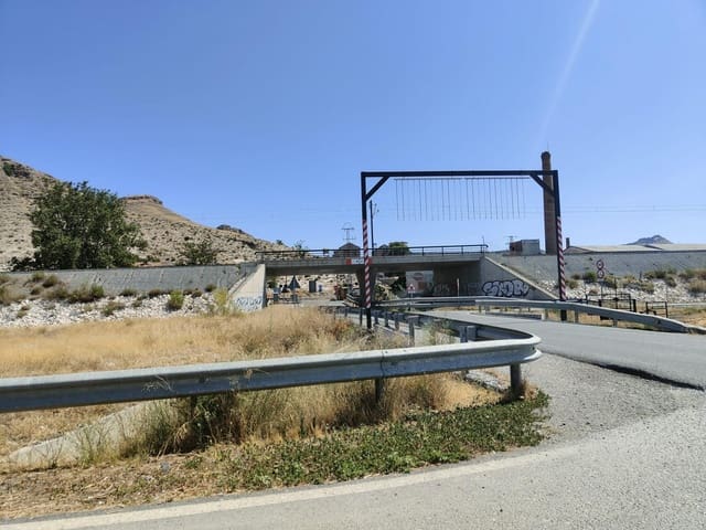 Grunde uden byggetilladelser til salg i Atarfe - € 95.000 (Ref: 9110531)