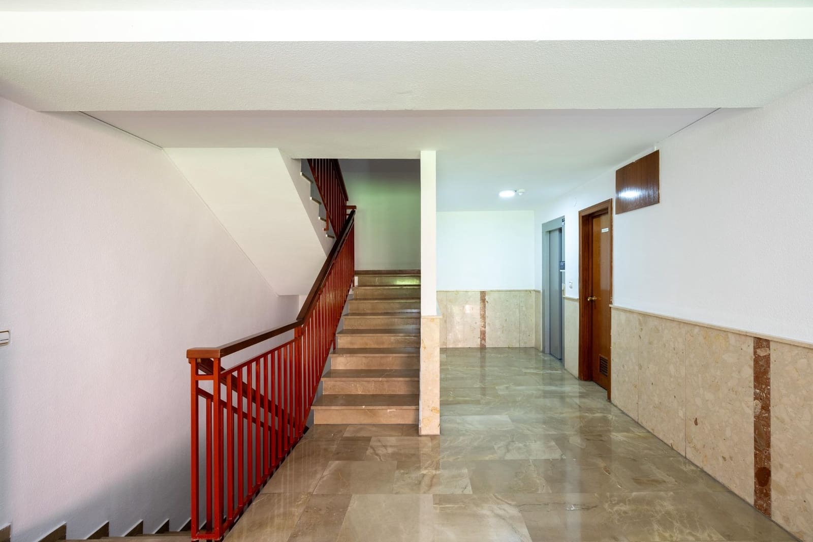 3 sypialnia Mieszkanie na sprzedaż w Miasto Grenada z basenem garażem - 380 000 € (Ref: 9114321)