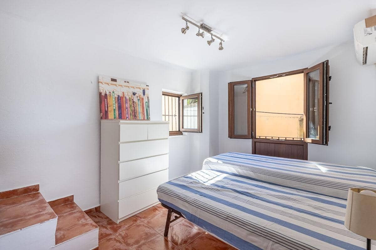 2 quarto Casa em Banda para venda em Granada cidade - 258 000 € (Ref: 9114328)