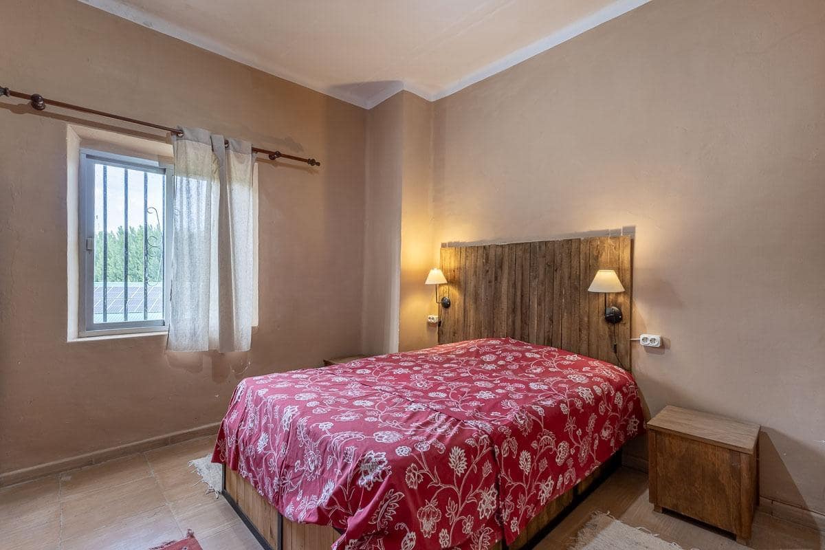 7 soveværelse Finca/Landehus til salg i Purullena med swimmingpool garage - € 395.000 (Ref: 9116312)