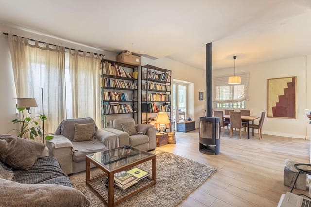 7 soveværelse Finca/Landehus til salg i Purullena med swimmingpool garage - € 395.000 (Ref: 9116312)