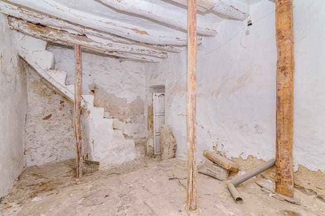 3 soveværelse Byhus til salg i Loja - € 8.900 (Ref: 9118911)