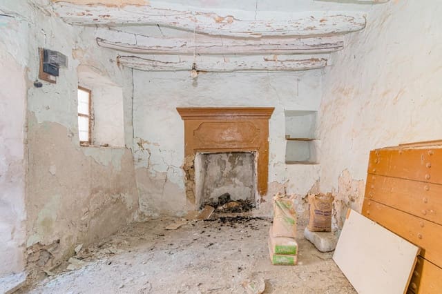 3 soveværelse Byhus til salg i Loja - € 8.900 (Ref: 9118911)