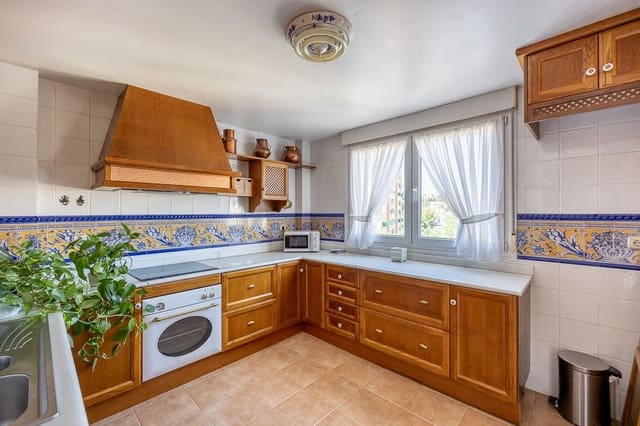 4 soveværelse Villa til salg i Carretera de la Sierra, Granada by med swimmingpool - € 697.000 (Ref: 9118920)