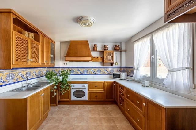 4 soveværelse Villa til salg i Carretera de la Sierra, Granada by med swimmingpool - € 697.000 (Ref: 9118920)