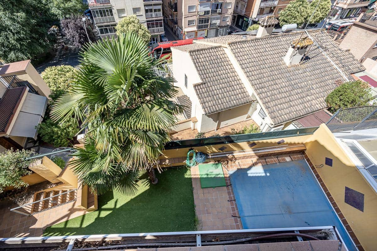 4 soveværelse Villa til salg i Granada by med swimmingpool - € 697.000 (Ref: 9118920)