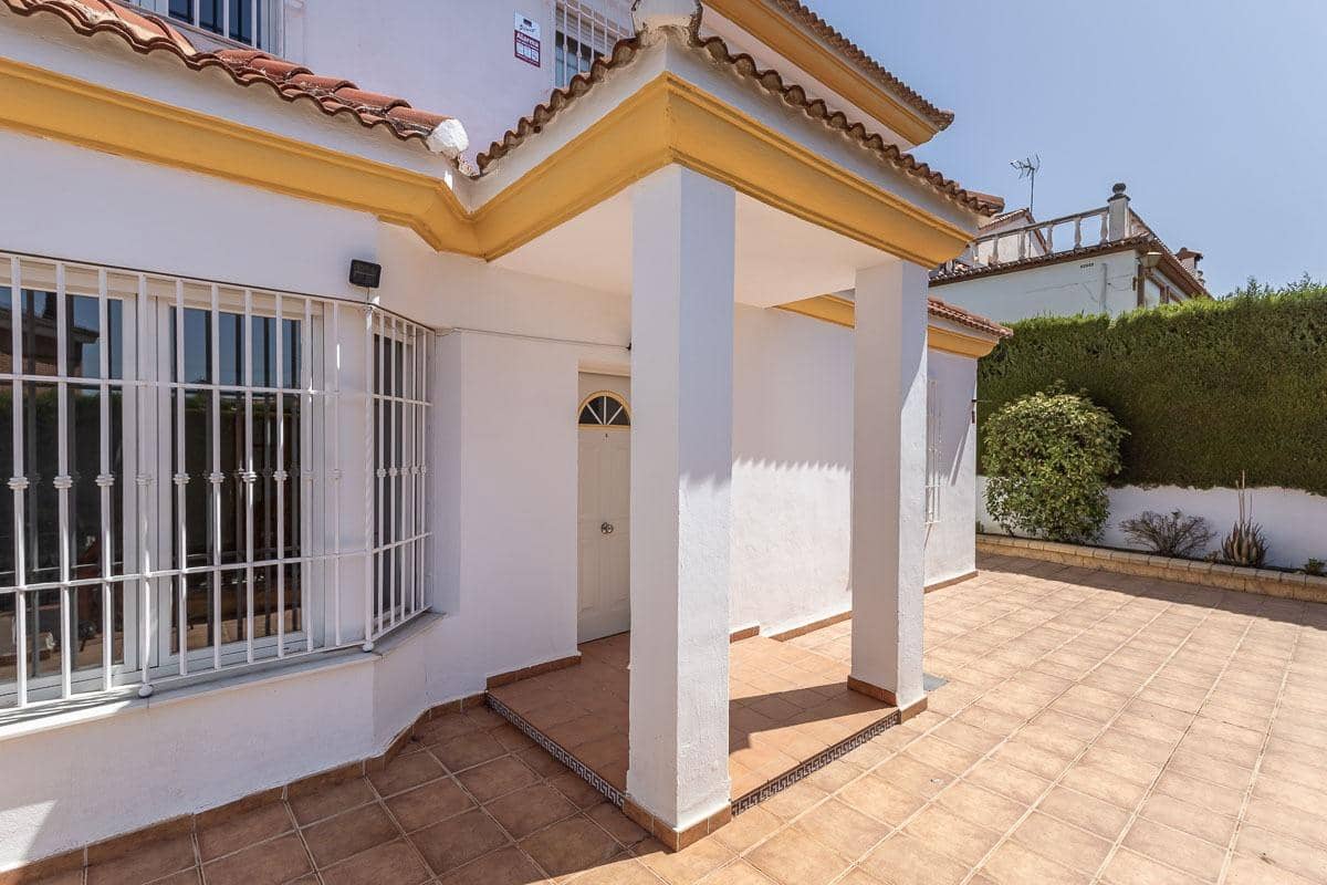 4 soveværelse Villa til salg i Peligros med swimmingpool garage - € 430.000 (Ref: 9118921)