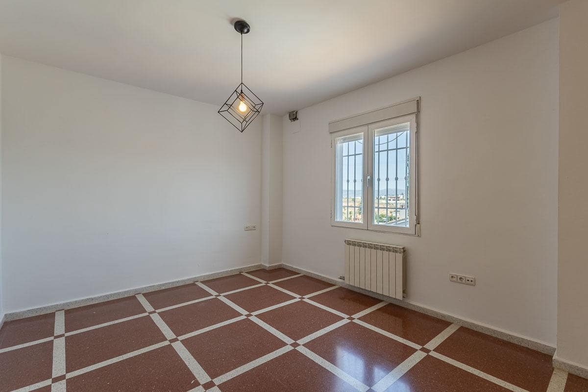 4 soveværelse Villa til salg i Peligros med swimmingpool garage - € 430.000 (Ref: 9118921)