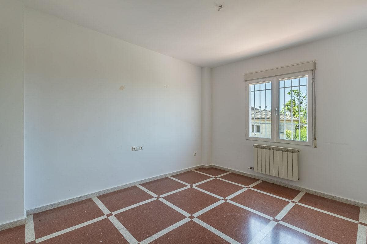 4 soveværelse Villa til salg i Peligros med swimmingpool garage - € 430.000 (Ref: 9118921)