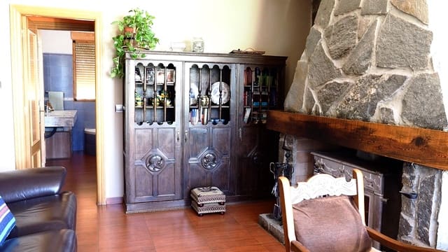 10 bedroom Hotel for sale in Torres with pool - € 580,000 (Ref: 9126886)