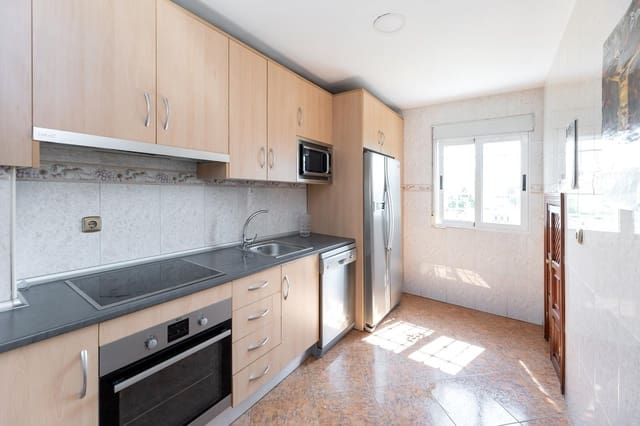 4 sypialnia Willa na sprzedaż w Ogíjares z basenem garażem - 375 000 € (Ref: 9126888)