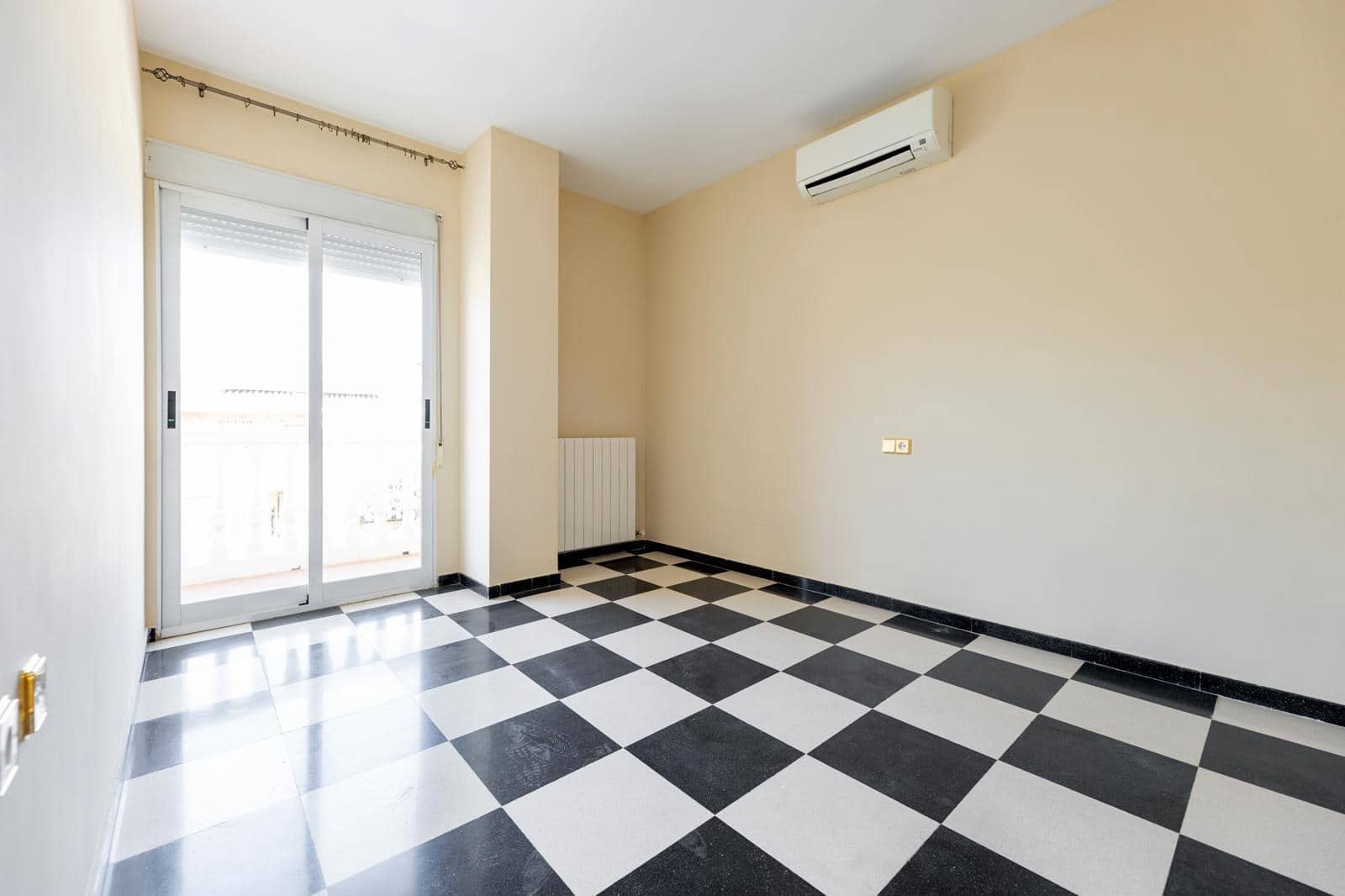 4 soverom Villa til salgs i Ogijares med svømmebasseng garasje - € 375 000 (Ref: 9126888)