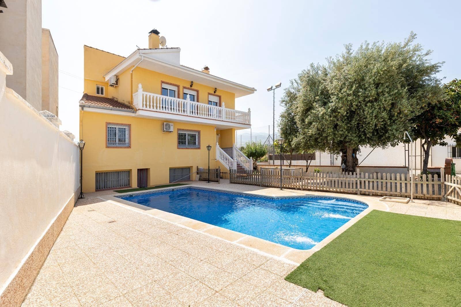 4 soverom Villa til salgs i Ogijares med svømmebasseng garasje - € 375 000 (Ref: 9126888)