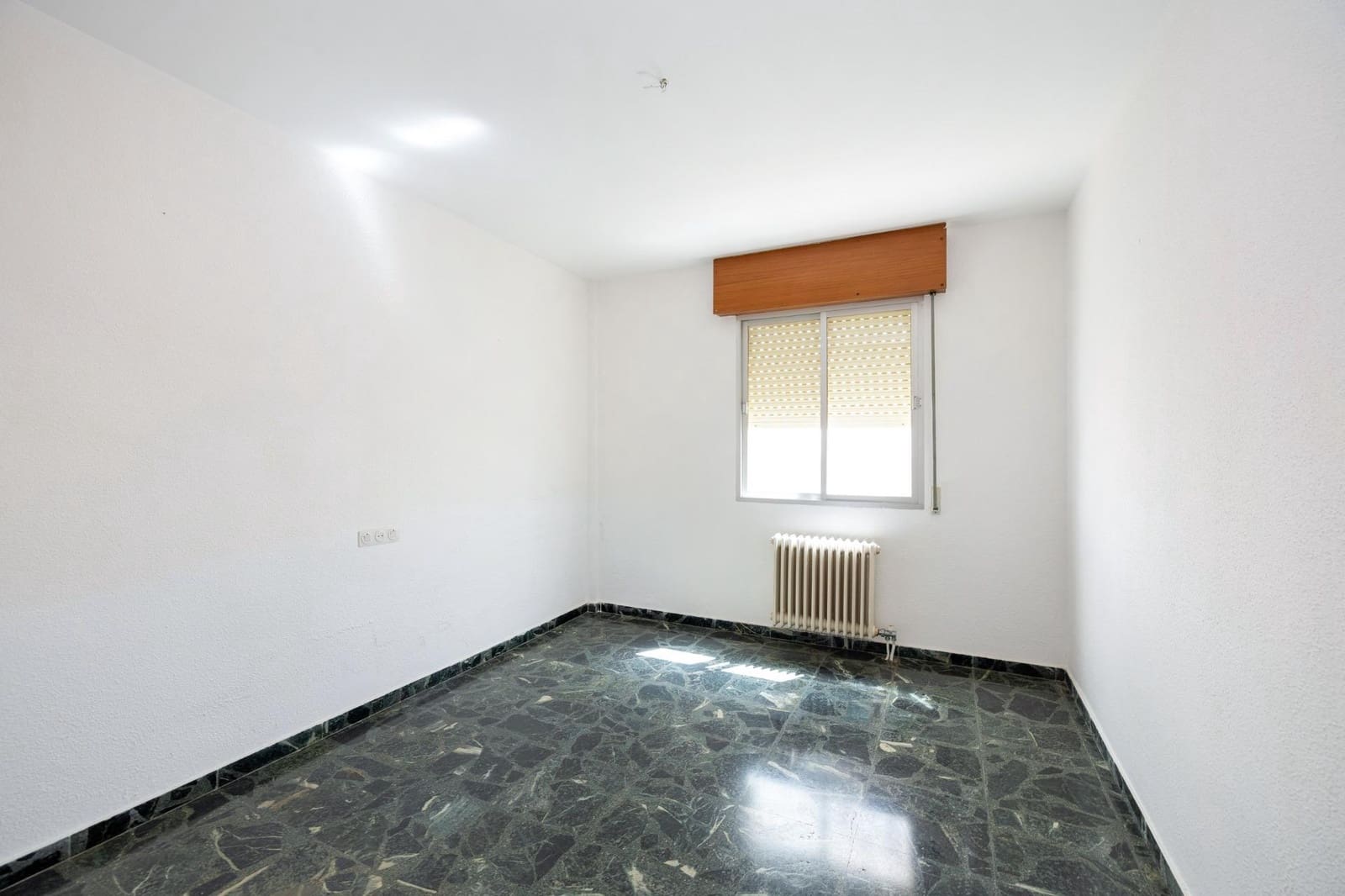 4 makuuhuone Asunto myytävänä paikassa Alcala la Real mukana 
autotalli - 235 000 € (Ref: 9132592)