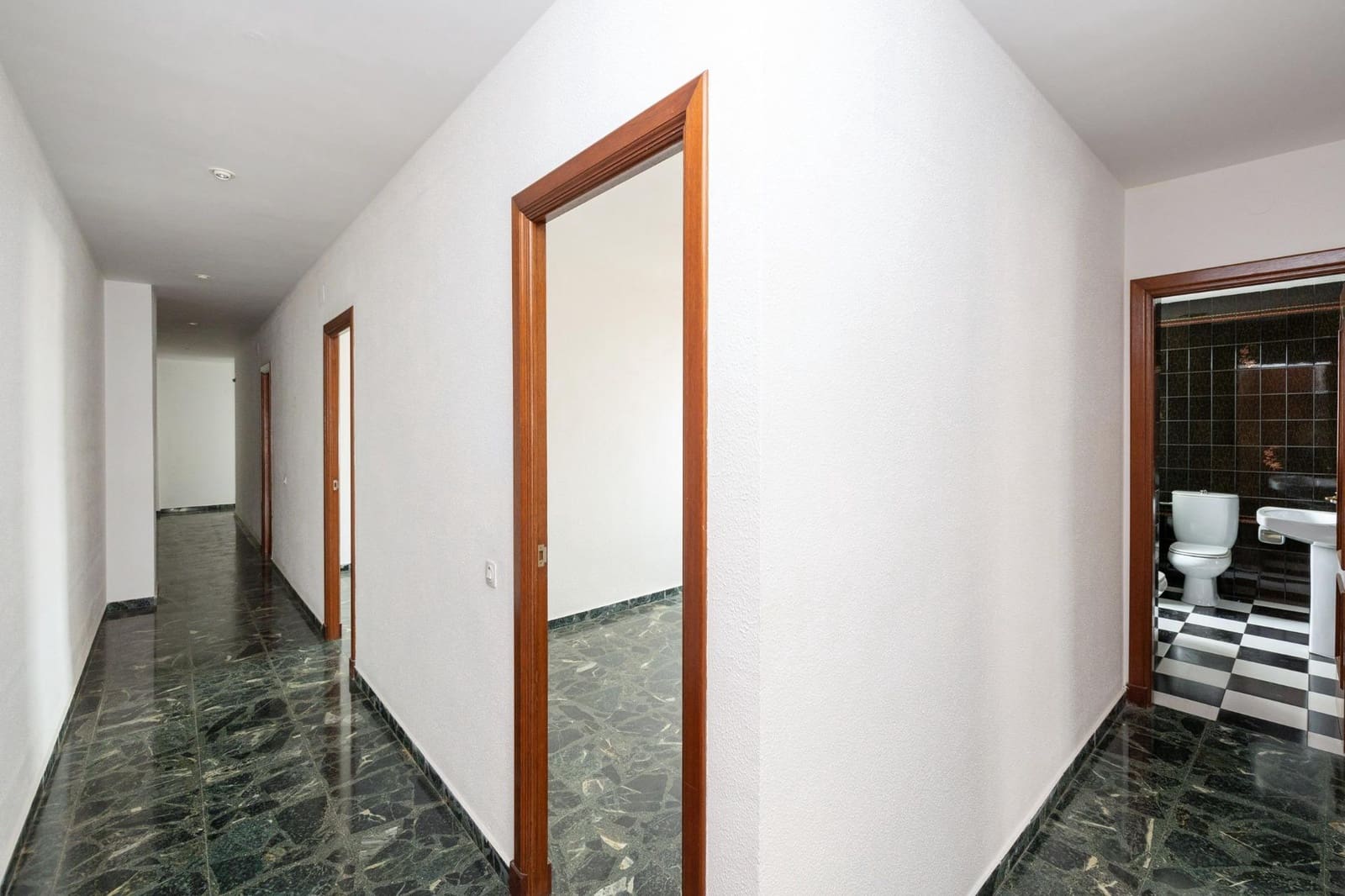 4 makuuhuone Asunto myytävänä paikassa Alcala la Real mukana 
autotalli - 235 000 € (Ref: 9132592)