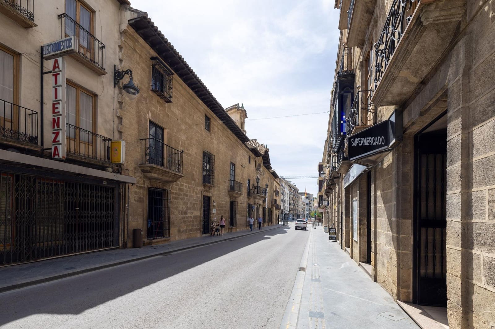 4 makuuhuone Asunto myytävänä paikassa Alcala la Real mukana 
autotalli - 235 000 € (Ref: 9132592)