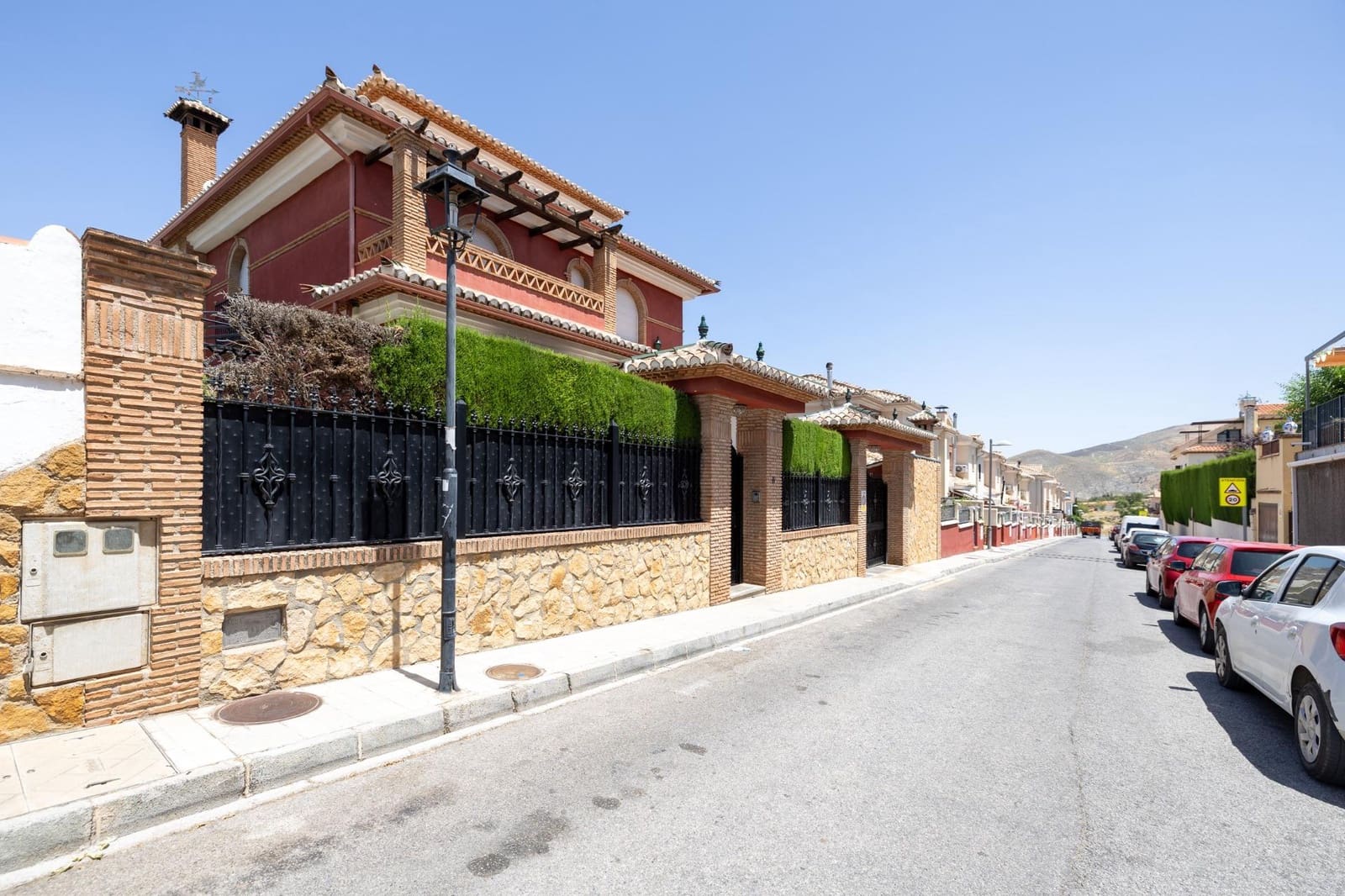 8 soveværelse Villa til salg i Monachil med swimmingpool garage - € 490.000 (Ref: 9132594)