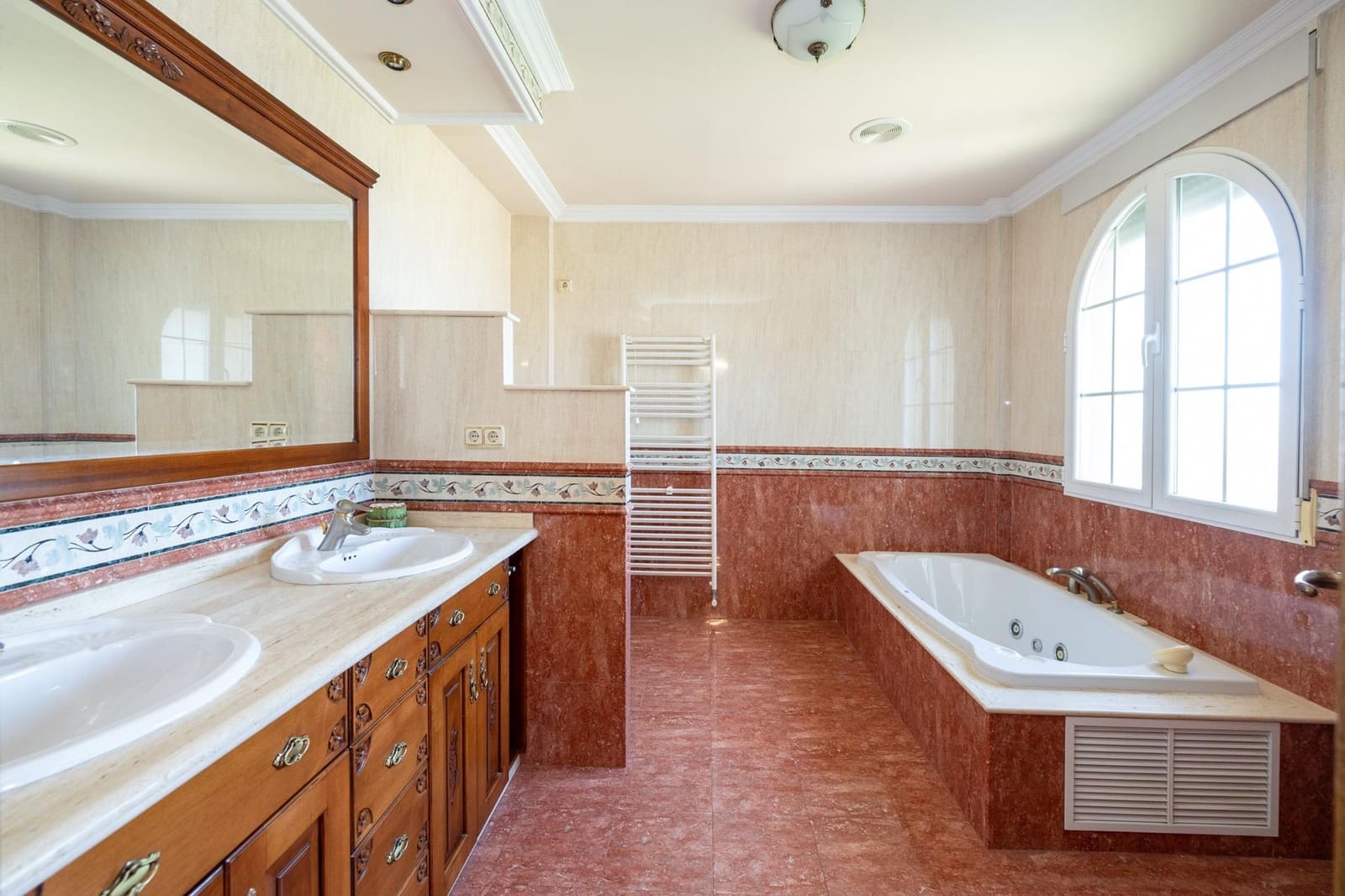 8 soveværelse Villa til salg i Monachil med swimmingpool garage - € 490.000 (Ref: 9132594)