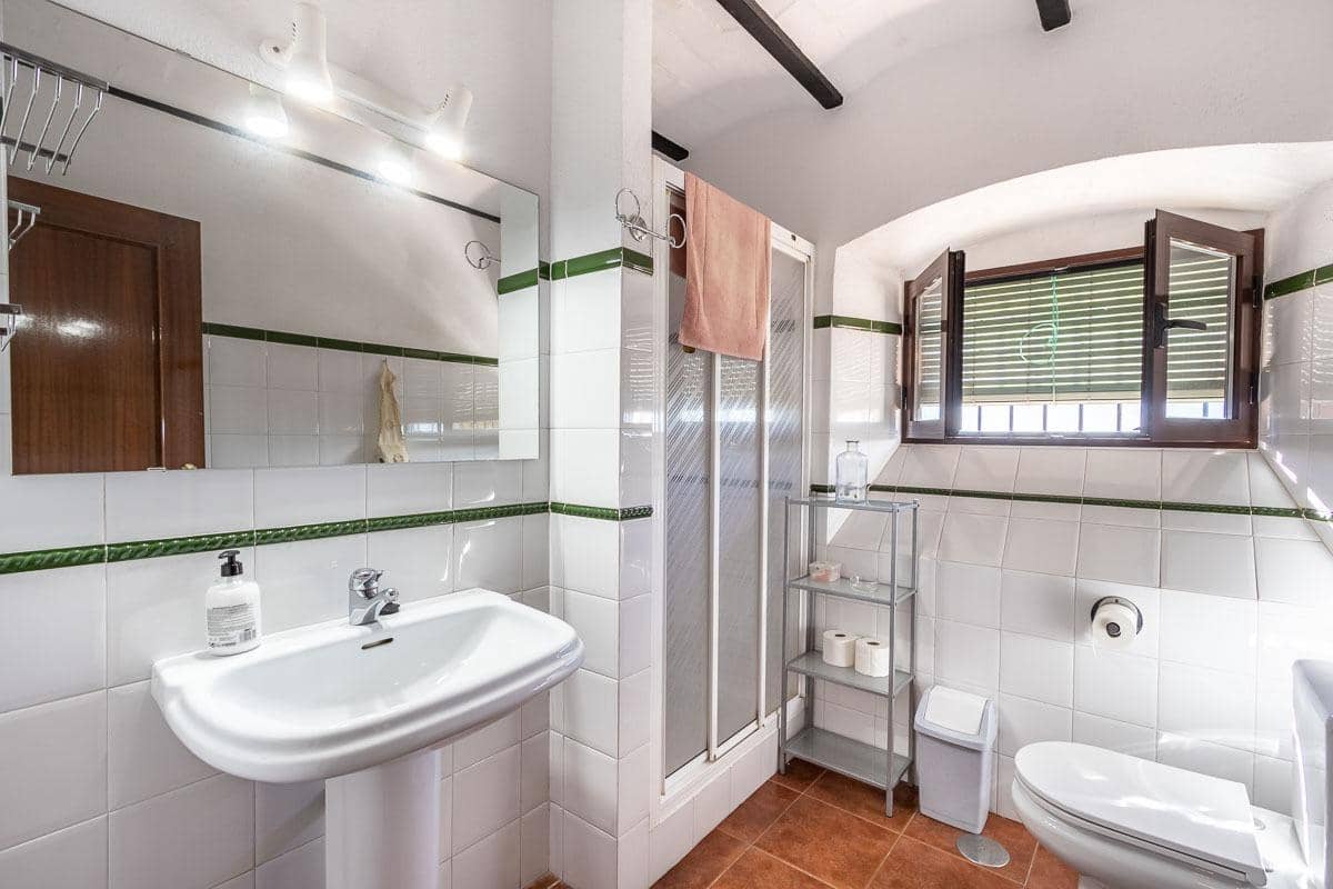 10 soveværelse Finca/Landehus til salg i Granada by - € 675.000 (Ref: 9132596)