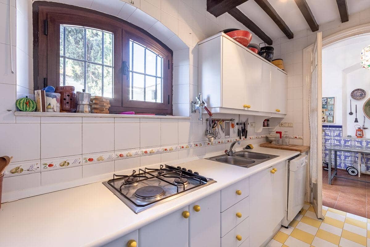 10 soveværelse Finca/Landehus til salg i Granada by - € 675.000 (Ref: 9132596)