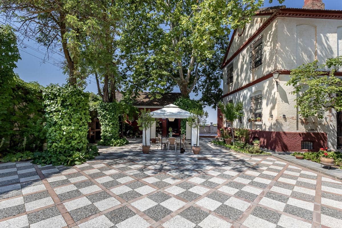 10 soveværelse Finca/Landehus til salg i Granada by - € 675.000 (Ref: 9132596)