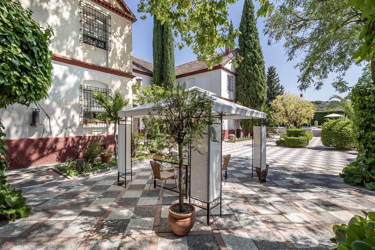 10 soveværelse Finca/Landehus til salg i Granada by - € 675.000 (Ref: 9132596)