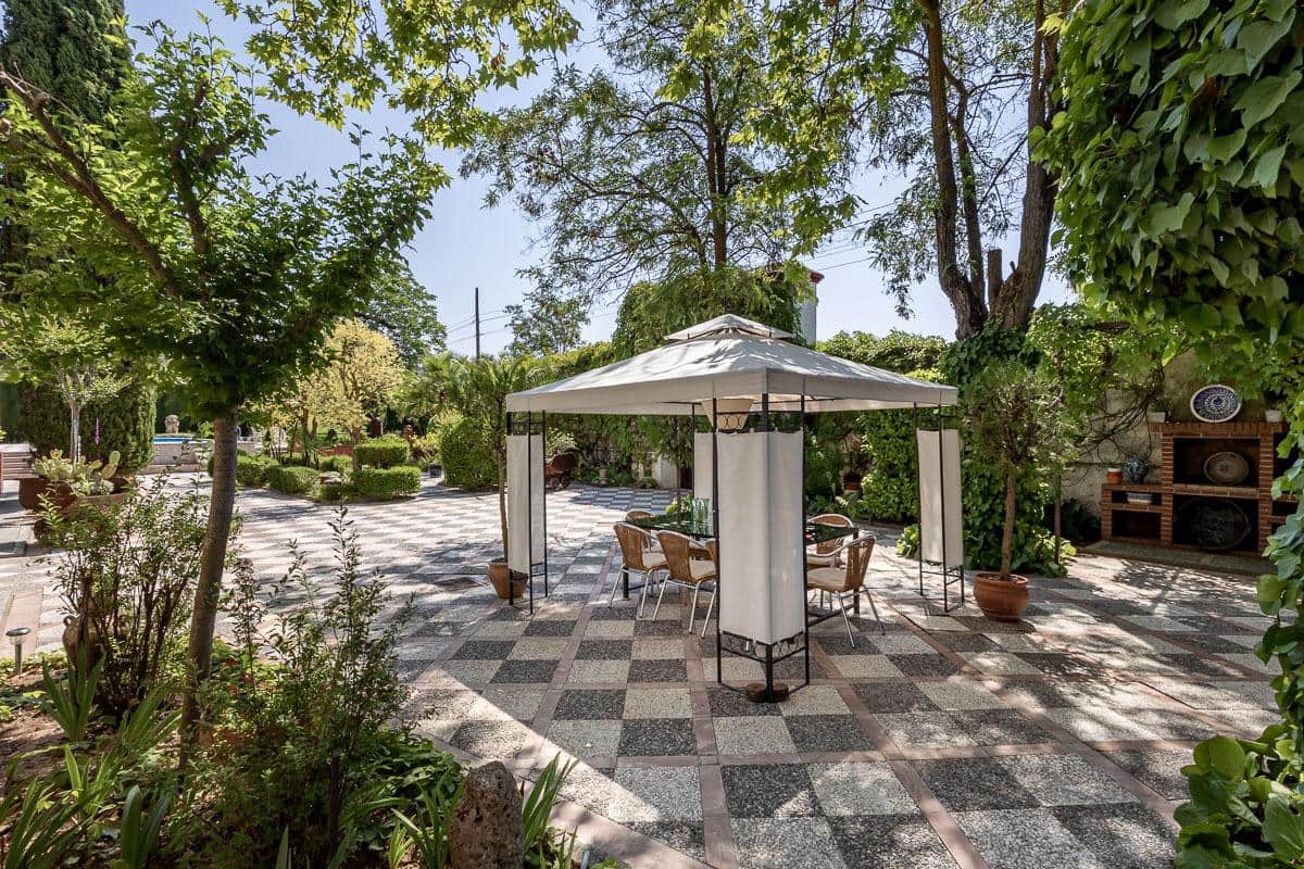 10 soveværelse Finca/Landehus til salg i Granada by - € 675.000 (Ref: 9132596)