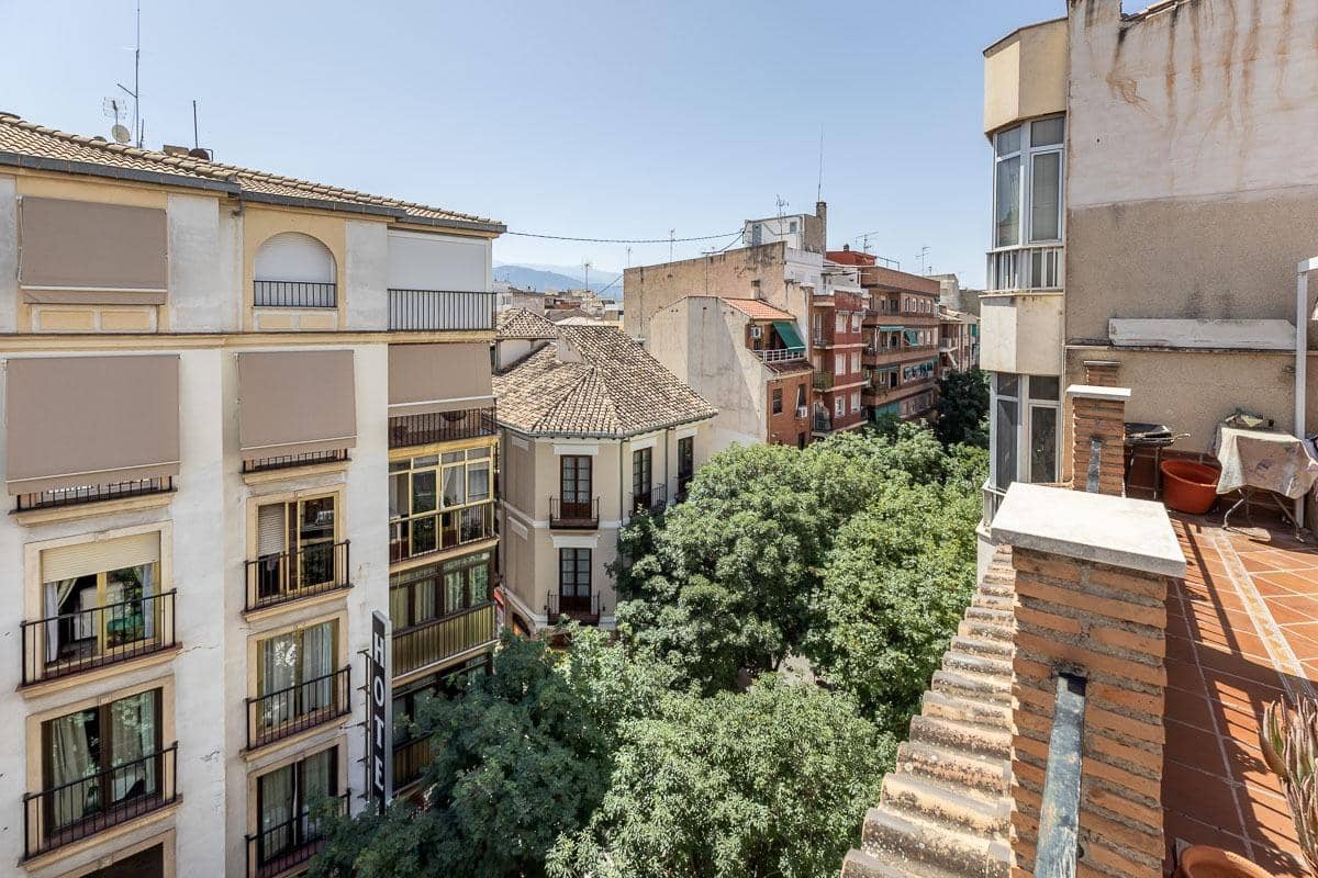 4 Zimmer Penthouse zu verkaufen in Granada Stadt - 379.000 € (Ref: 9141774)