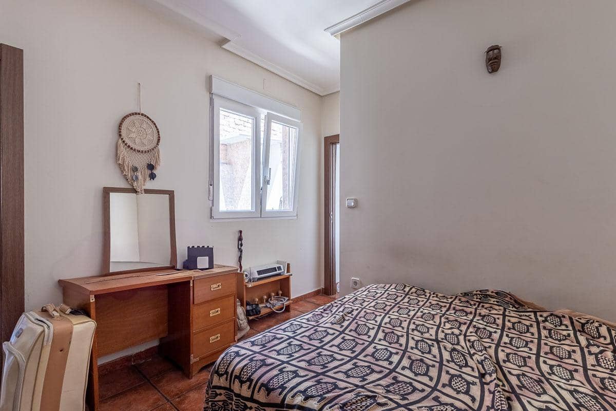 4 Zimmer Penthouse zu verkaufen in Granada Stadt - 379.000 € (Ref: 9141774)