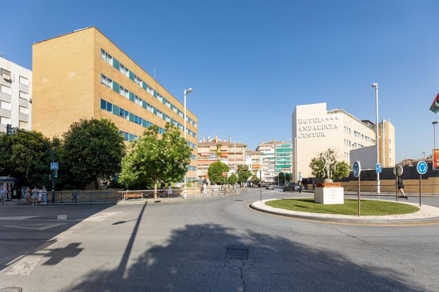 Erhverv til salg i Granada by - € 66.000 (Ref: 9141775)