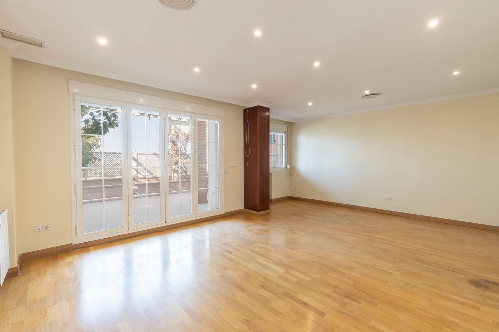 Adosado de 4 habitaciones en Granada ciudad en venta con piscina garaje - 565.000 € (Ref: 9141779)