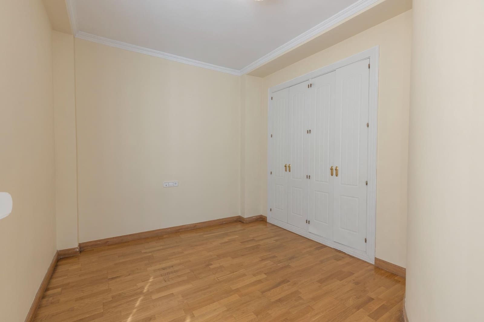 Adosado de 4 habitaciones en Granada ciudad en venta con piscina garaje - 565.000 € (Ref: 9141779)