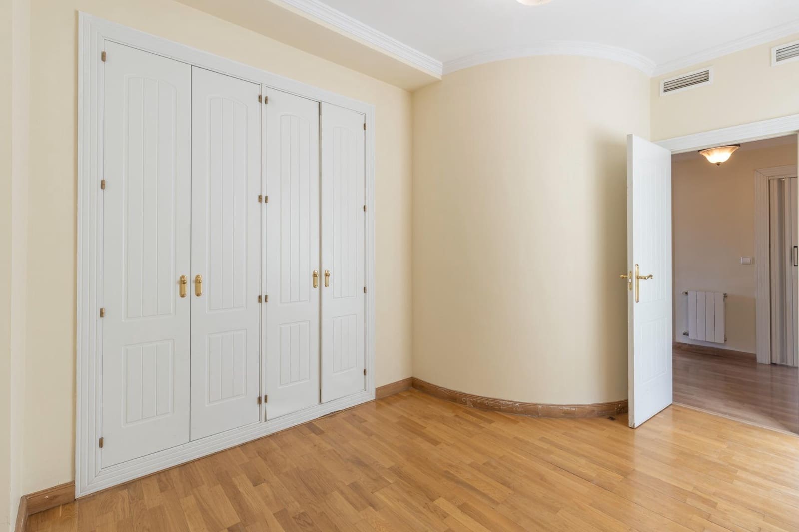 Adosado de 4 habitaciones en Granada ciudad en venta con piscina garaje - 565.000 € (Ref: 9141779)