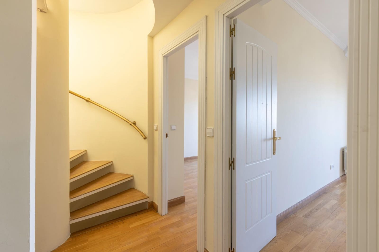 Adosado de 4 habitaciones en Granada ciudad en venta con piscina garaje - 565.000 € (Ref: 9141779)