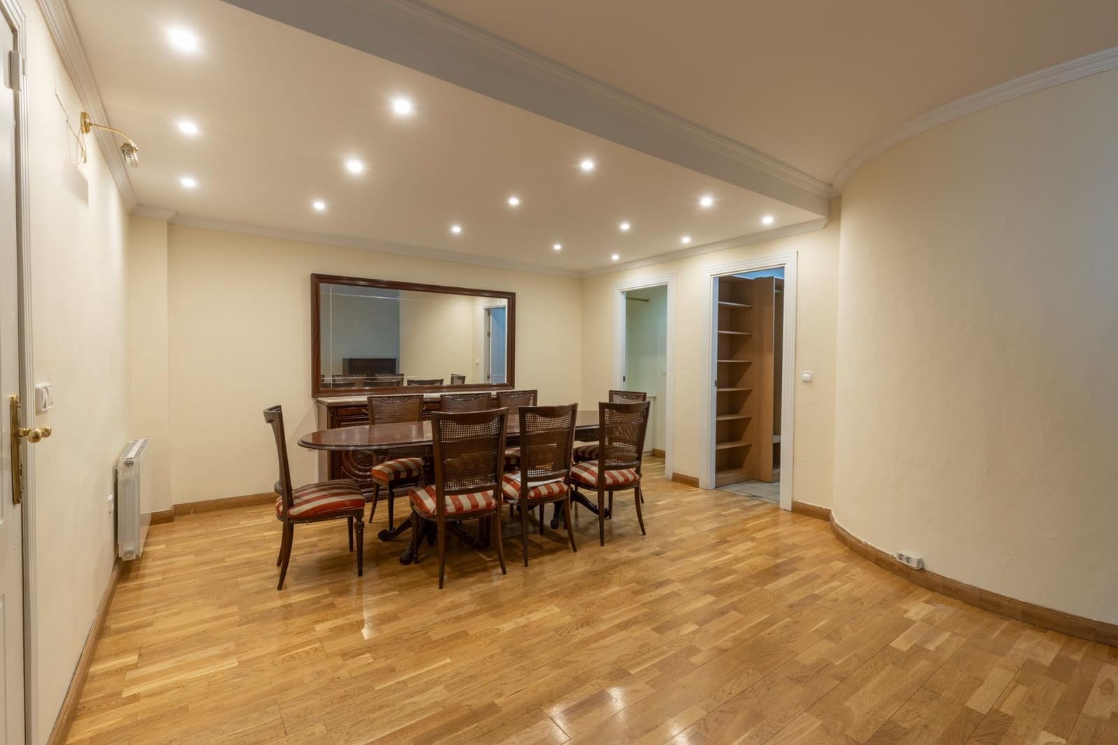 Adosado de 4 habitaciones en Granada ciudad en venta con piscina garaje - 565.000 € (Ref: 9141779)