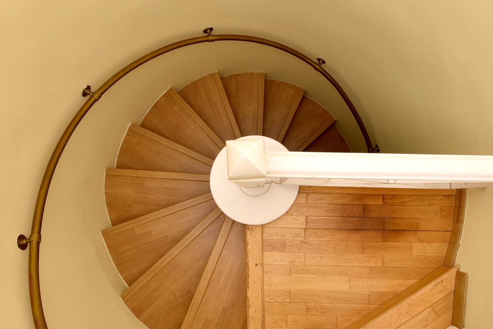 Adosado de 4 habitaciones en Granada ciudad en venta con piscina garaje - 565.000 € (Ref: 9141779)