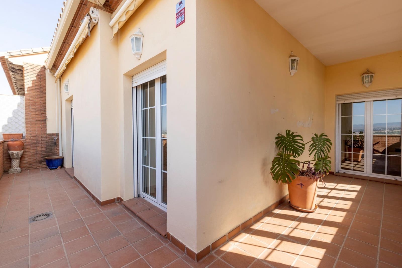 Adosado de 4 habitaciones en Granada ciudad en venta con piscina garaje - 565.000 € (Ref: 9141779)