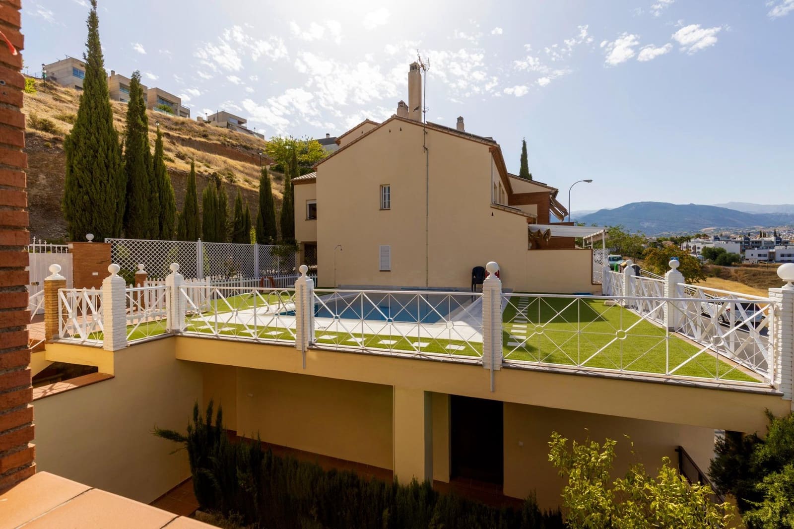 Adosado de 4 habitaciones en Granada ciudad en venta con piscina garaje - 565.000 € (Ref: 9141779)