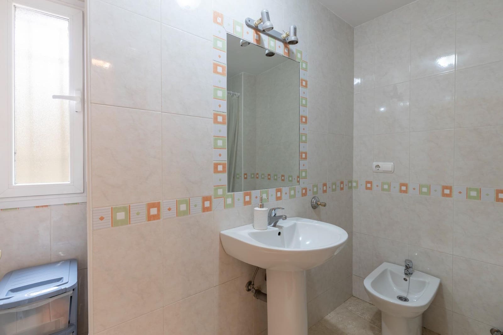 2 soveværelse Lejlighed til salg i Granada by - € 275.000 (Ref: 9143145)