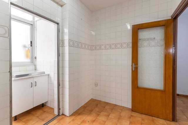 3 Zimmer Wohnung zu verkaufen in Granada Stadt - 349.000 € (Ref: 9143147)