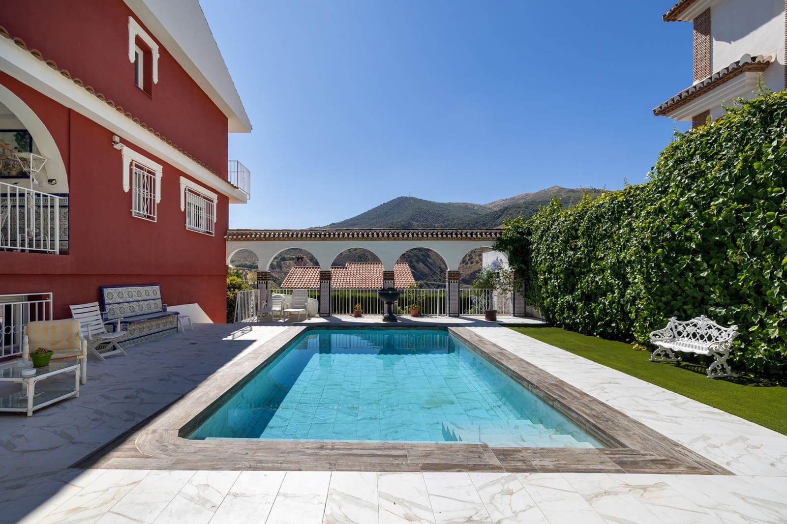 4 sypialnia Willa na sprzedaż w Pinos Genil z basenem - 420 000 € (Ref: 9143149)