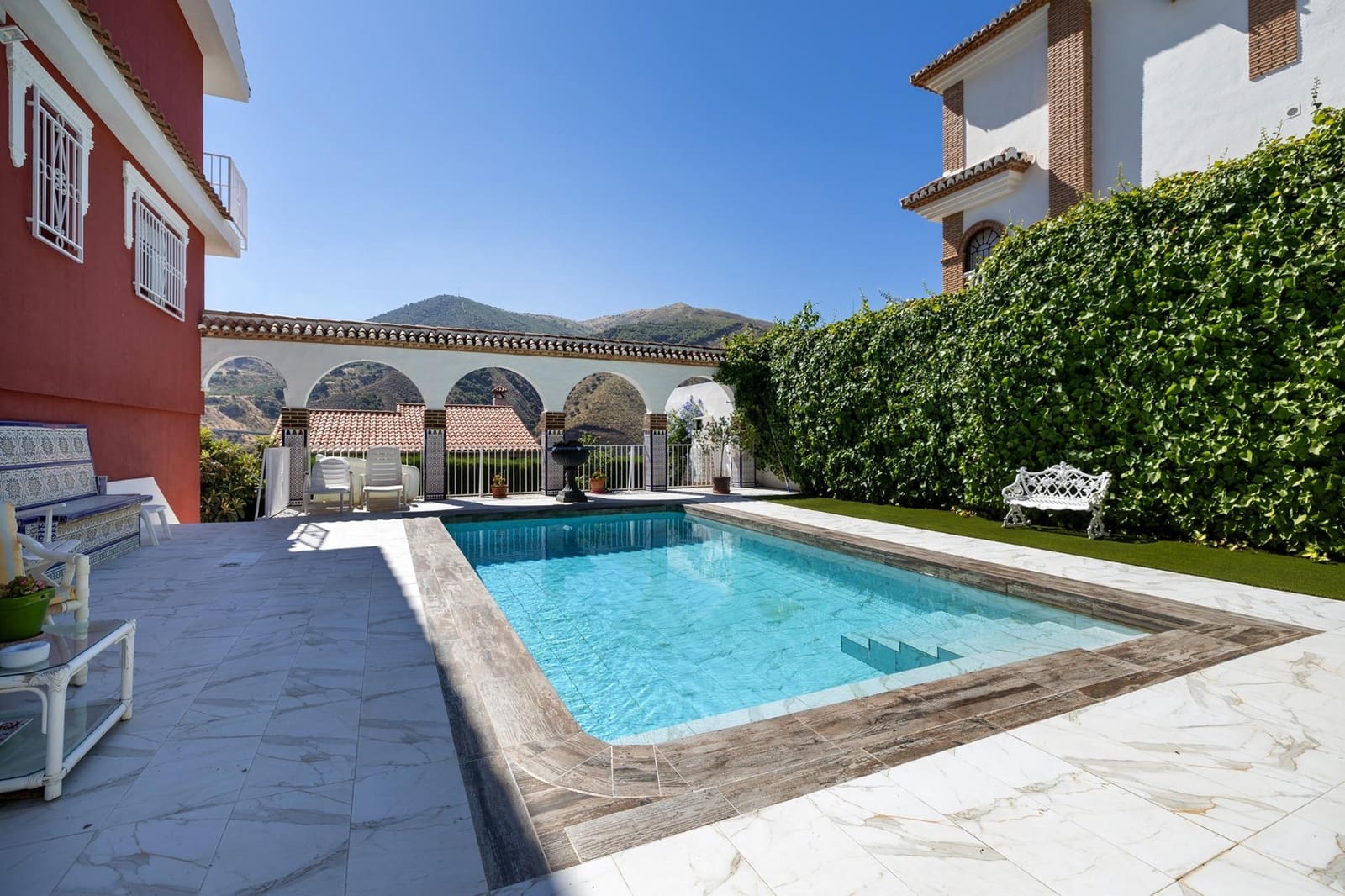 4 sypialnia Willa na sprzedaż w Pinos Genil z basenem - 420 000 € (Ref: 9143149)