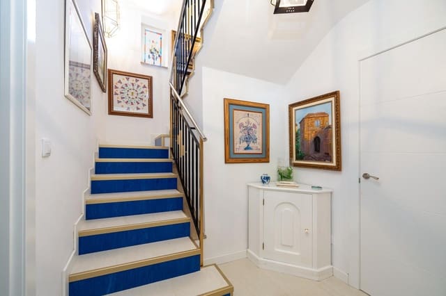 4 sypialnia Willa na sprzedaż w Pinos Genil z basenem - 420 000 € (Ref: 9143149)