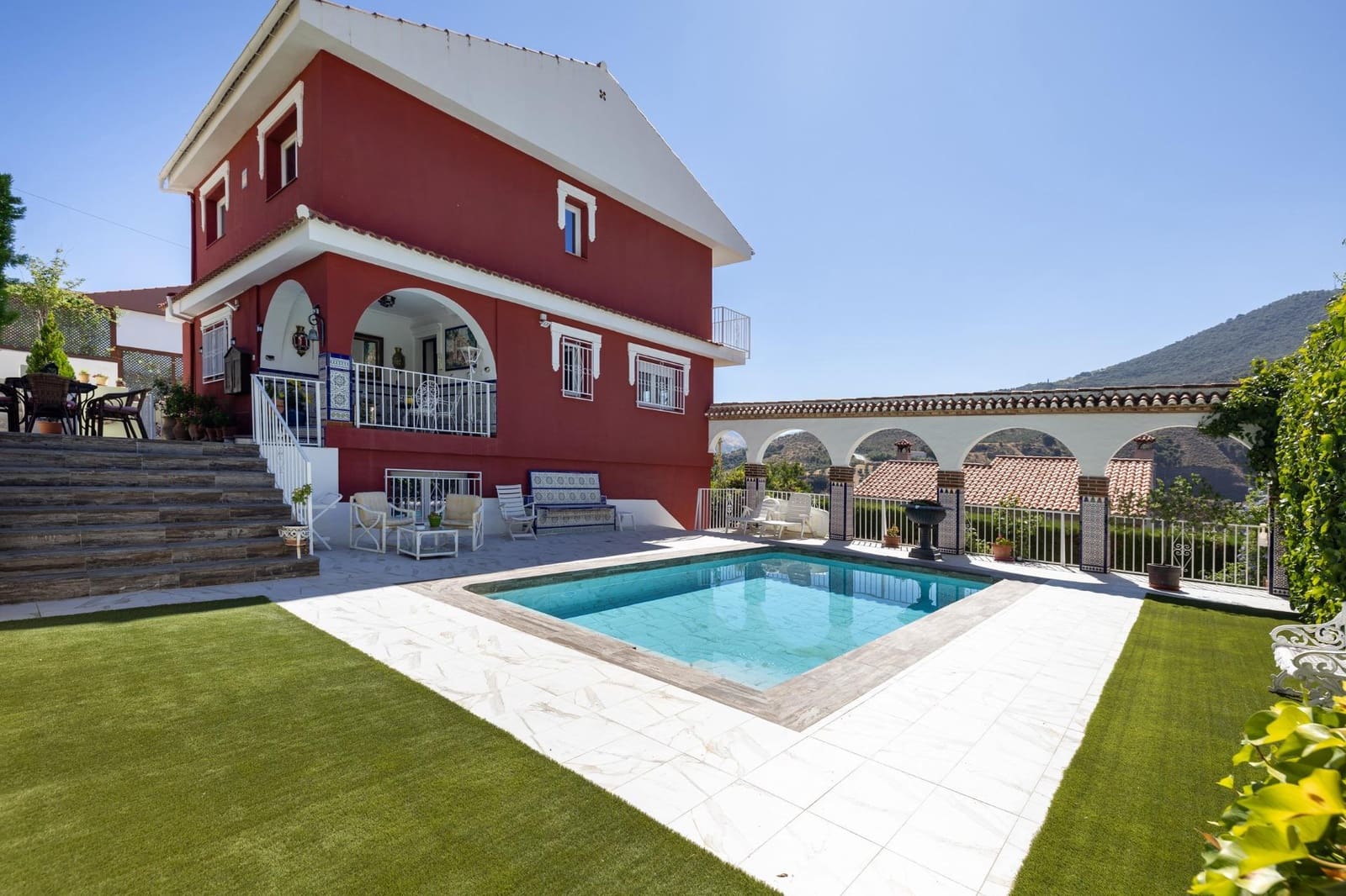 4 sypialnia Willa na sprzedaż w Pinos Genil z basenem - 420 000 € (Ref: 9143149)