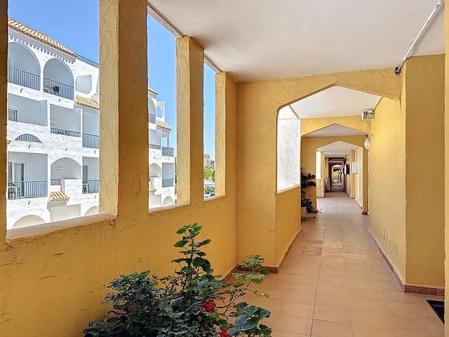 1 soveværelse Lejlighed til salg i Roquetas de Mar med swimmingpool - € 200.000 (Ref: 9147382)