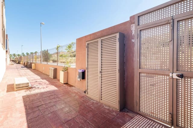 4 soveværelse Rækkehus til salg i Jun med swimmingpool garage - € 249.900 (Ref: 9149522)